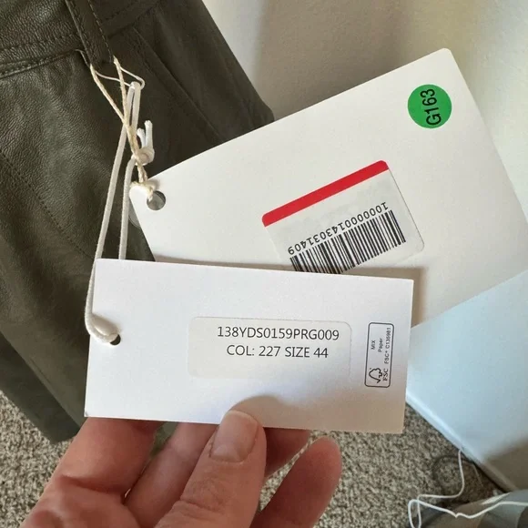 Elegant Olive Green Faux Leather Skirt - Picture 3 of 8